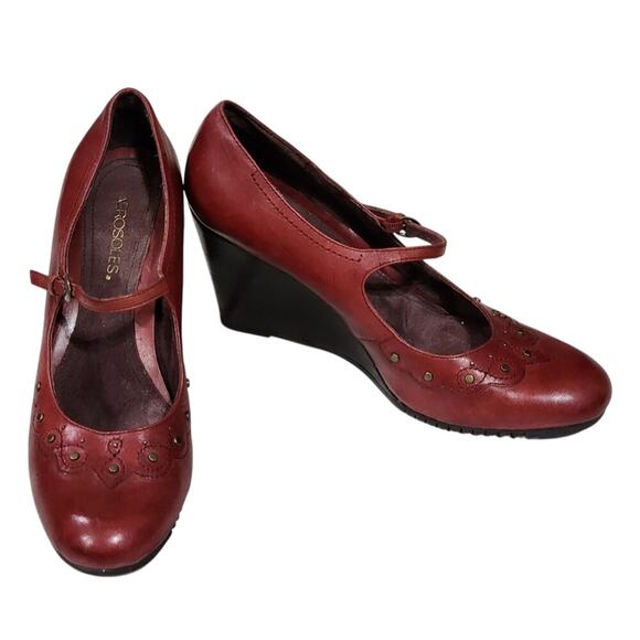 Aerosols cranberry red studded‎ embroidered Acedemia leather Wedge heels - Picture 1 of 10
